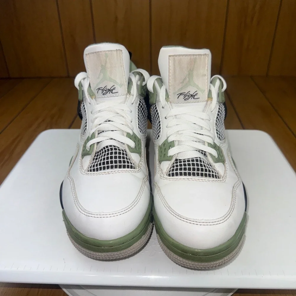 Air Jordan 4 Retro Seafoam Oil Green White Black AQ9129-103 Mens Size 8